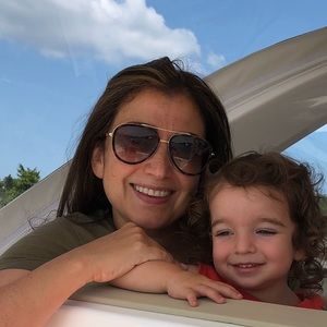 Meet your Posher, Reina